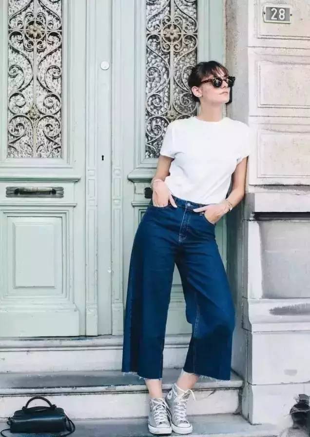 体恤的3种穿法,t恤搭配阔腿裤穿法
