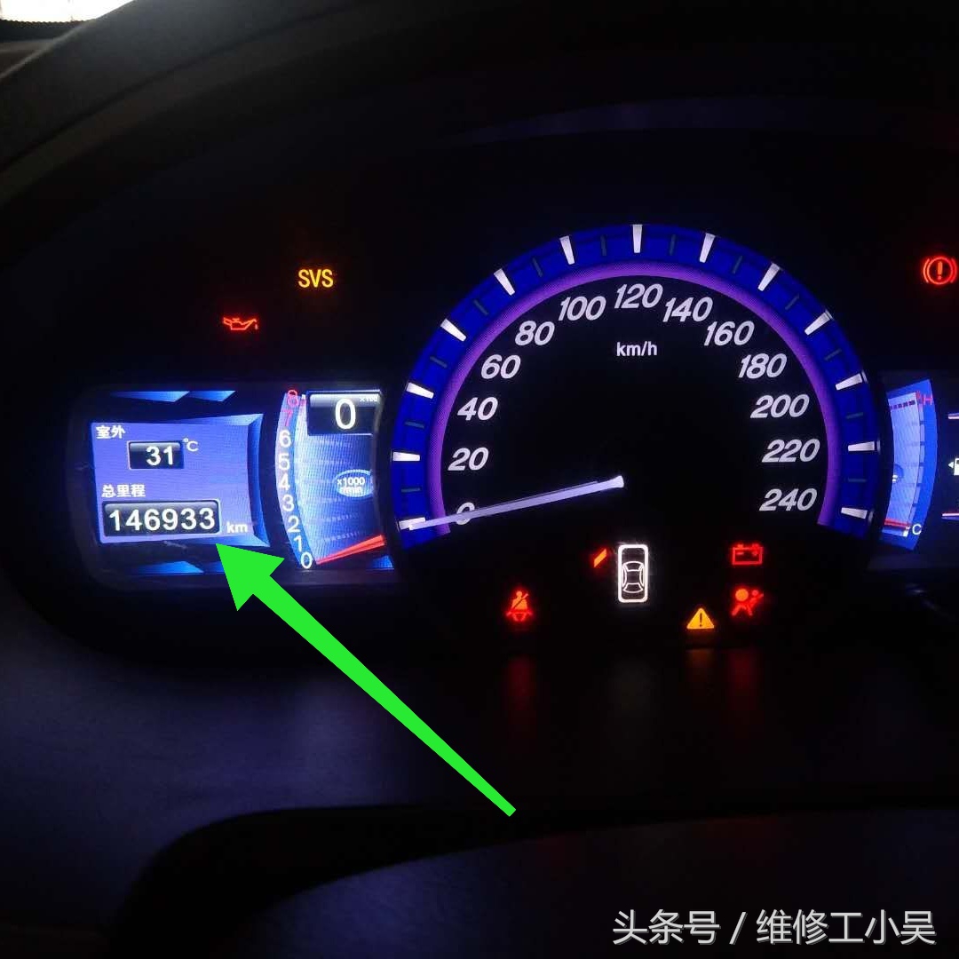 比亚迪发动机漏水是怎么回事,比亚迪f3水泵坏了怎么判断