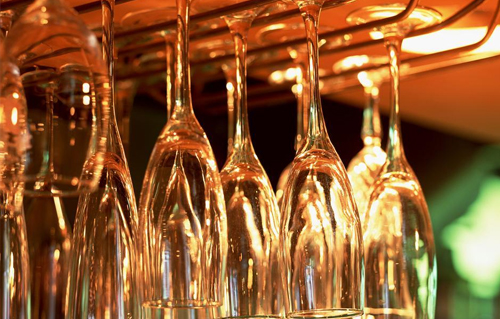 开酒吧赚钱是真的吗,开酒吧盈利要交什么税