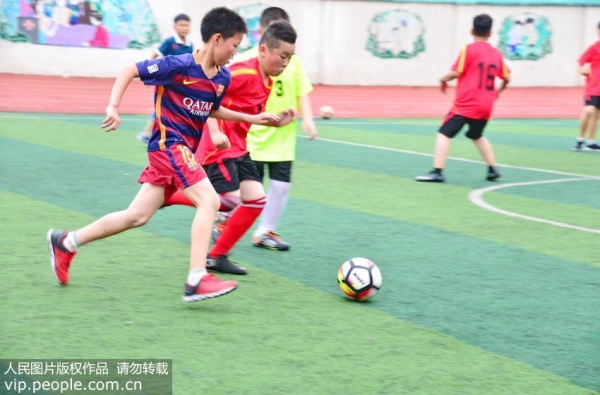 踢球怎么预防足背损伤,足球基础训练有必要带护踝吗