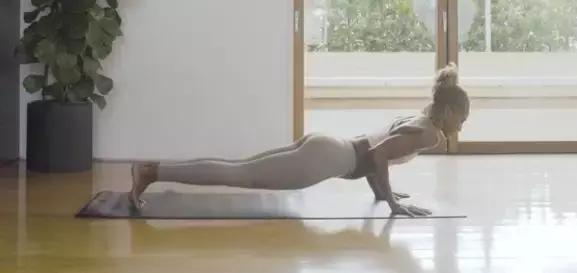 瘦腿拉筋板初级怎么练,正确拉筋方法一周瘦15斤