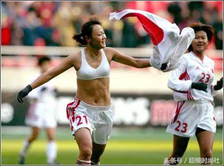 苏巴西奇门将退役感人瞬间,足坛奇迹现场