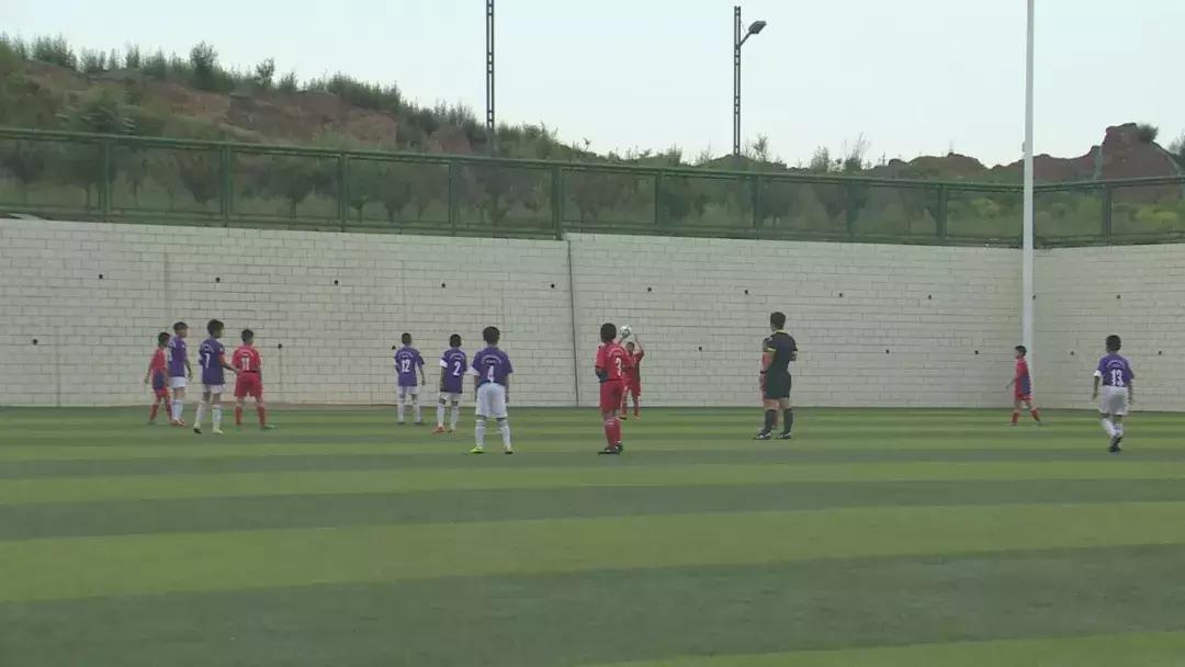 青年路小学足球小将不得了！绿茵争锋获荣耀