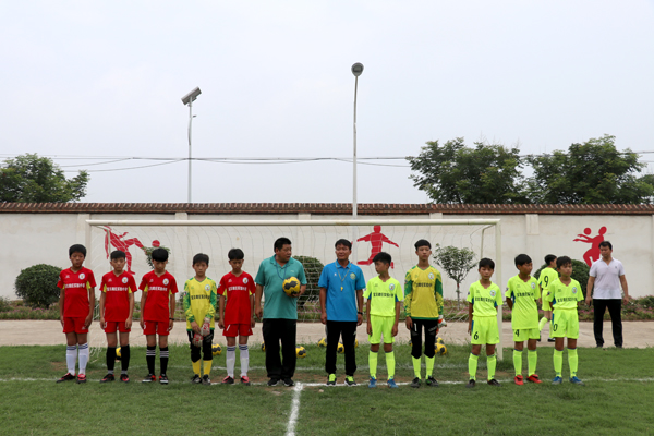 宝丰县2018年“公益助力教育扶贫小足球成就大梦想”夏令营开营