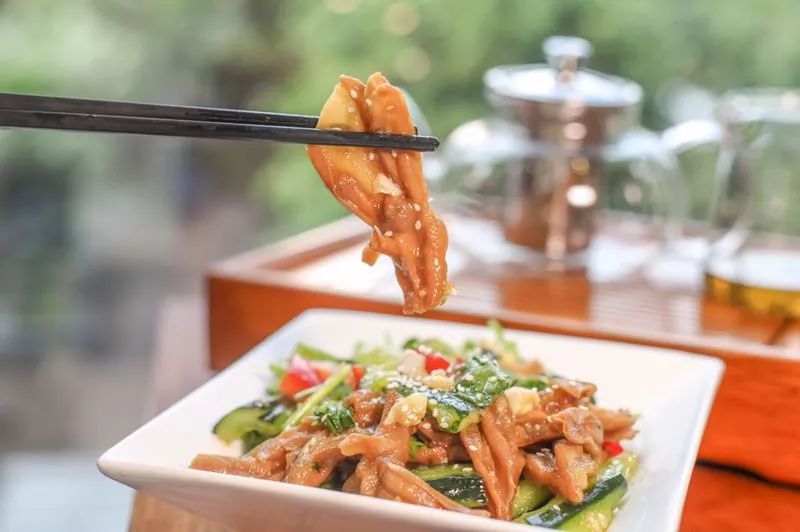 在空调房吃饭还是觉得热？因为还差了这道让你从嘴凉到心的菜