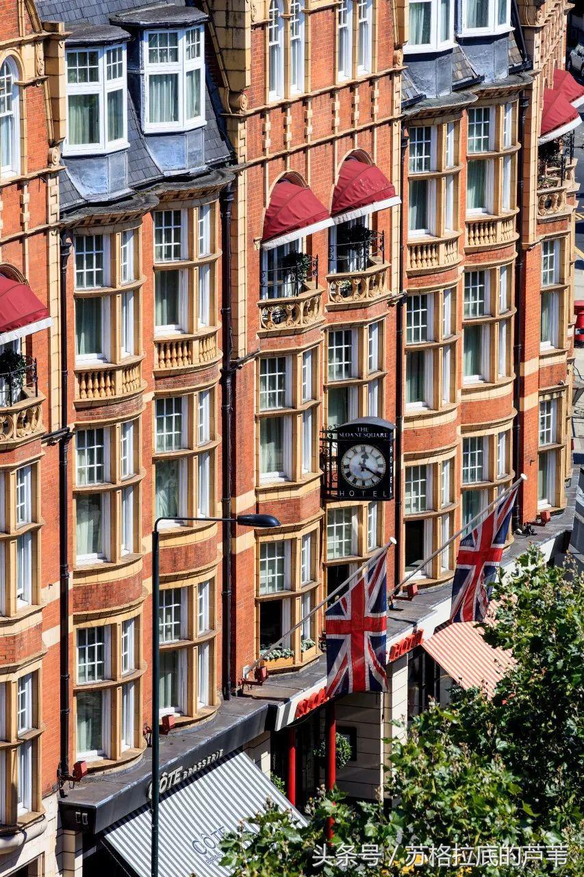 散步就选白金汉宫？你无论如何也难以拒绝他