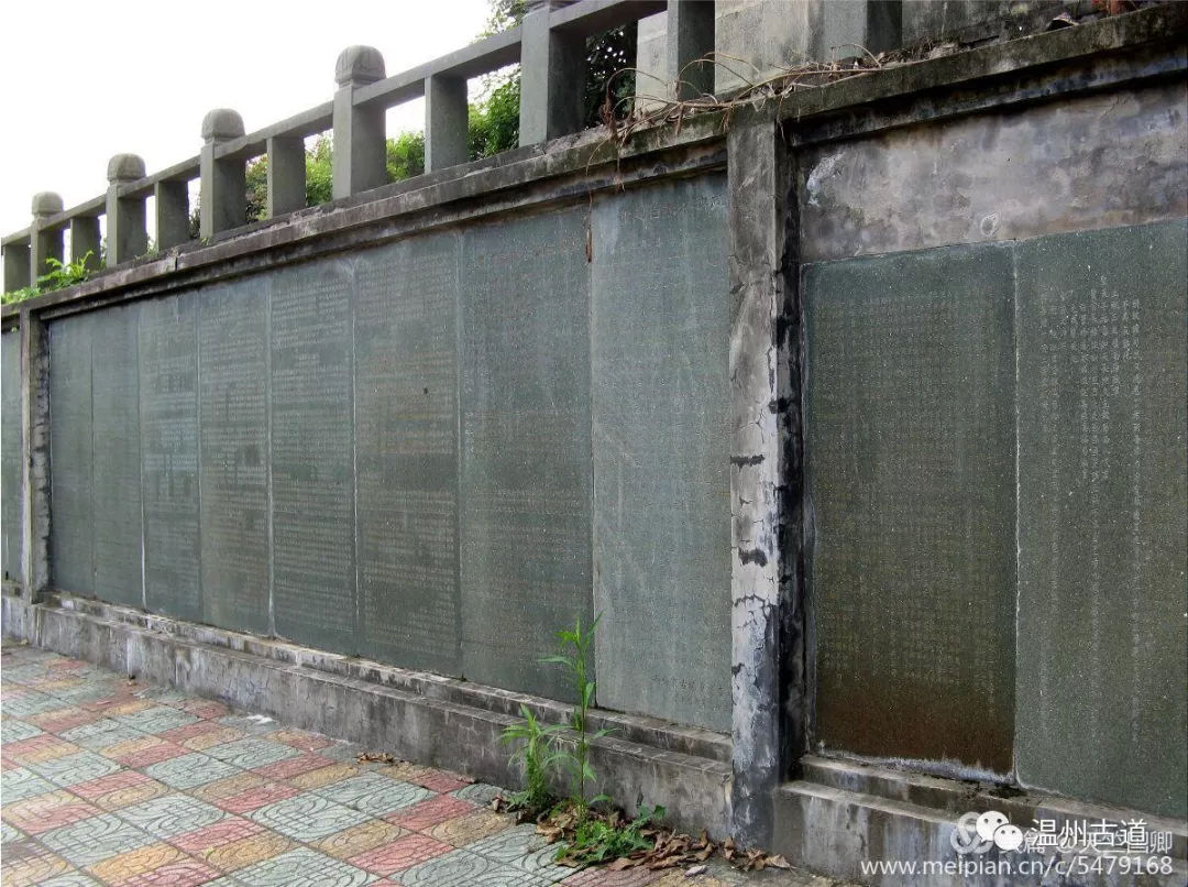 南白象塔全景图,南白象公园