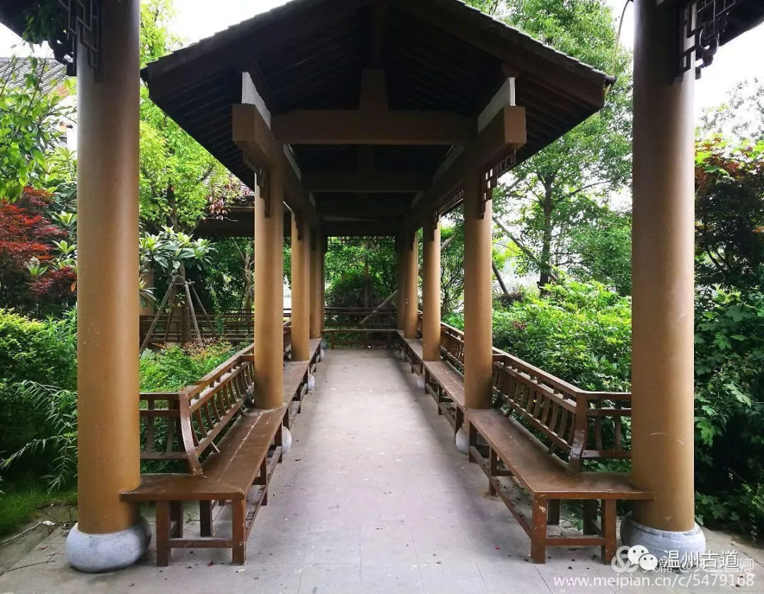 南白象塔全景图,南白象公园