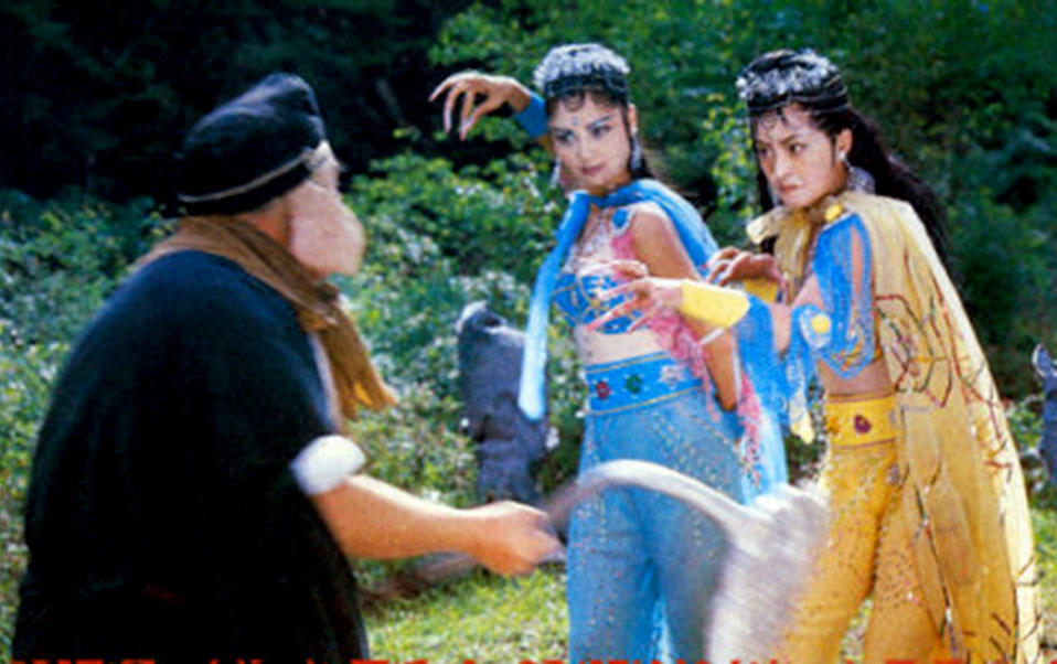 唐僧师徒四人遇到蜘蛛精亮出真身,唐僧是怎么被蜘蛛精抓的