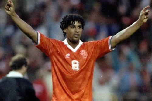 足球历史最强阵容11人,足球历史上各个位置的十大球星