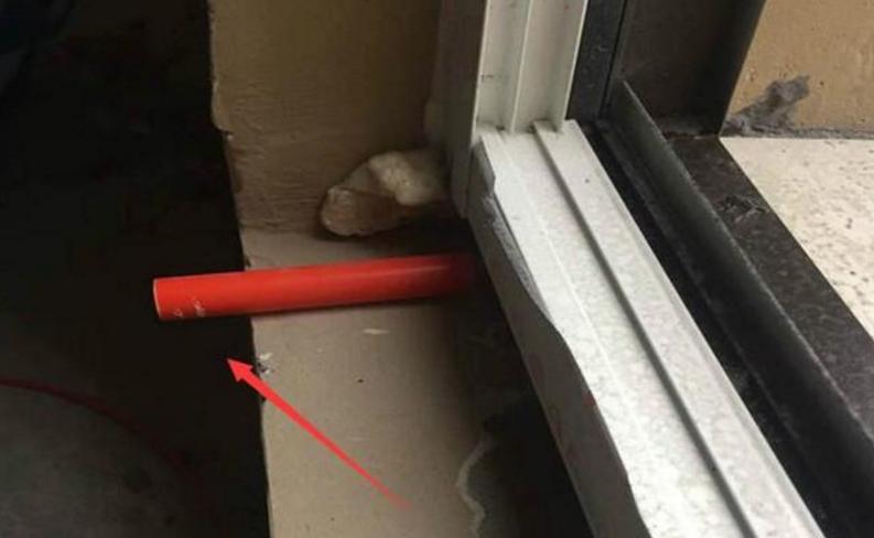 窗户安装距离墙面太大怎么解决,窗户装的跟墙一样平要贴砖怎么办