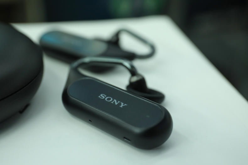 「小蟹寻声」索尼耳机的新尝试，“双重聆听”是一种怎样的体验？