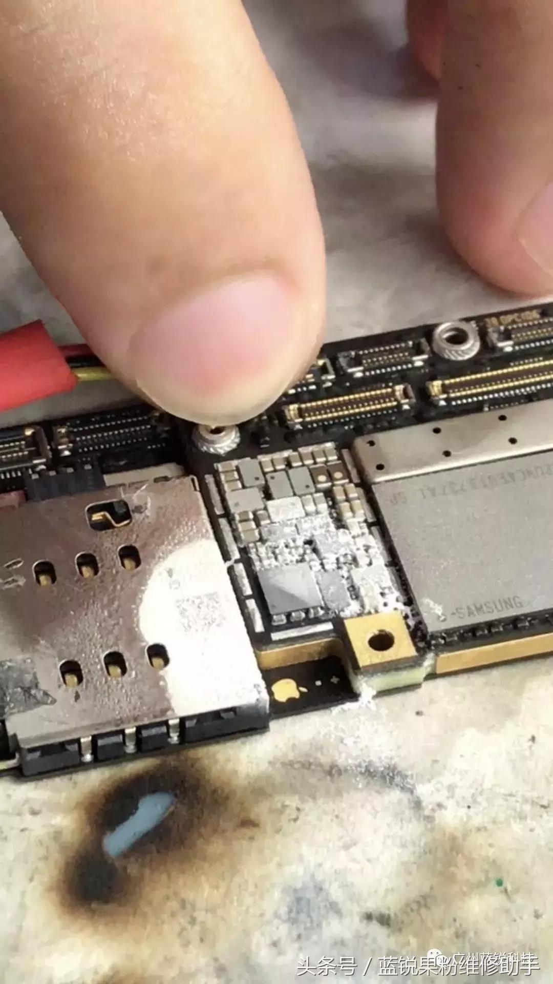 iphonex有一点小漏电充不进电,iphonex进水正负极短路