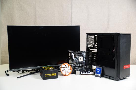 不能去现场看决赛？也许你应该组建一台看球神器