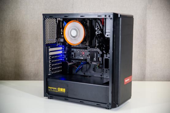 不能去现场看决赛？也许你应该组建一台看球神器