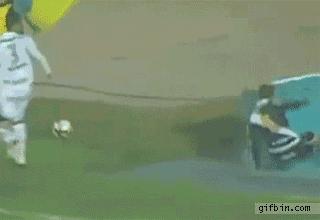足球搞笑集锦gif,足球失误集锦gif