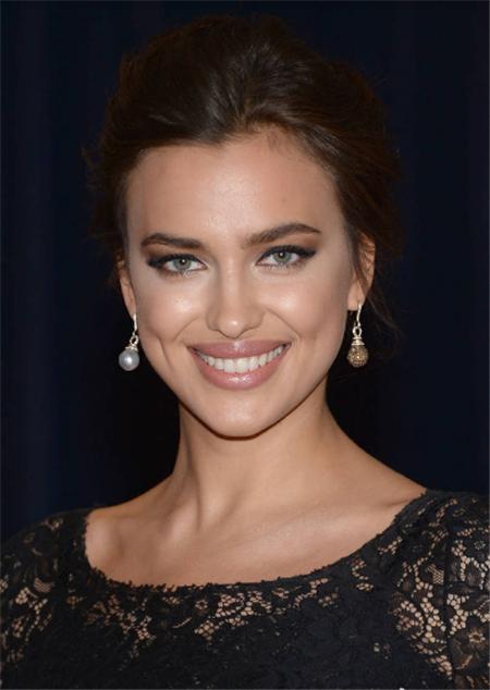 c罗与伊莲娜的恋爱史,c罗与伊莲娜的自律故事