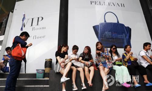 游客在温泉猝死旅行社有责任吗,老人参加旅行团旅行途中猝死