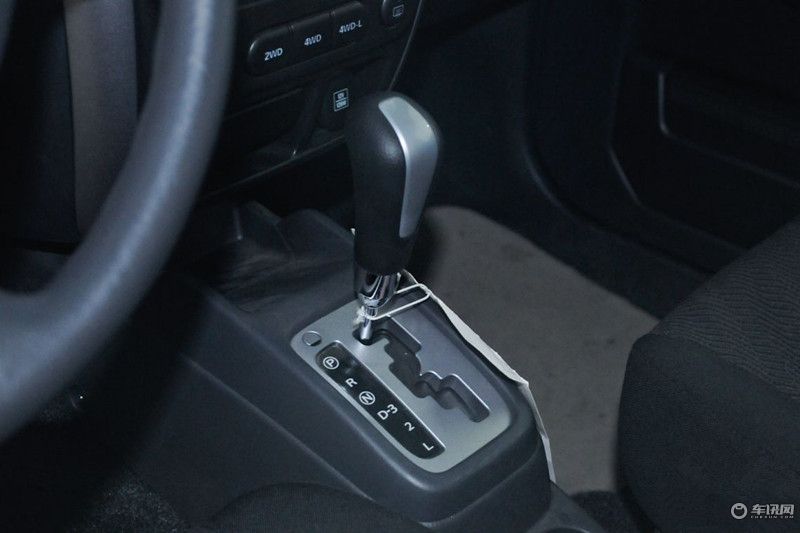 路虎卫士5.0v8和g63怎么选,卫士110v8对比大g