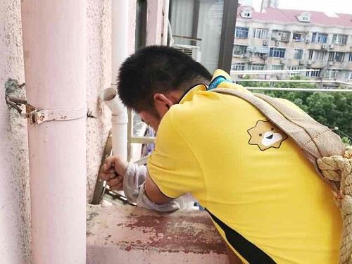 苏宁联合海尔上门免费拆送装空调八旬独居老人告别高温