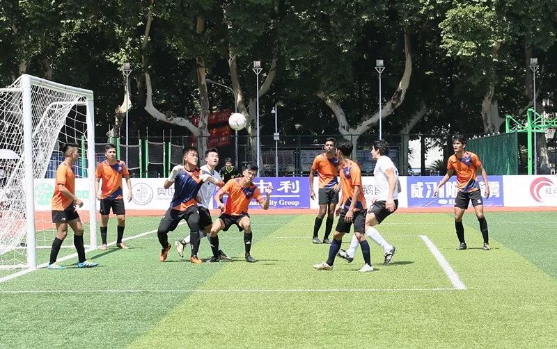 全球名校“世界杯”开赛啦!朋友圈已被高颜值的小鲜肉刷屏