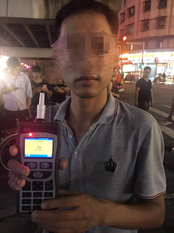 2018年世界杯期间全国酒驾,世界杯交警查酒驾现场报道