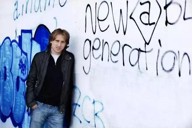 这个从战火中走来的世界杯MVP，用努力赢得了全世界的尊重