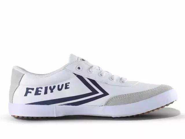 夏天不热小白鞋怎么穿舒服,夏天怕热穿什么鞋子好呢