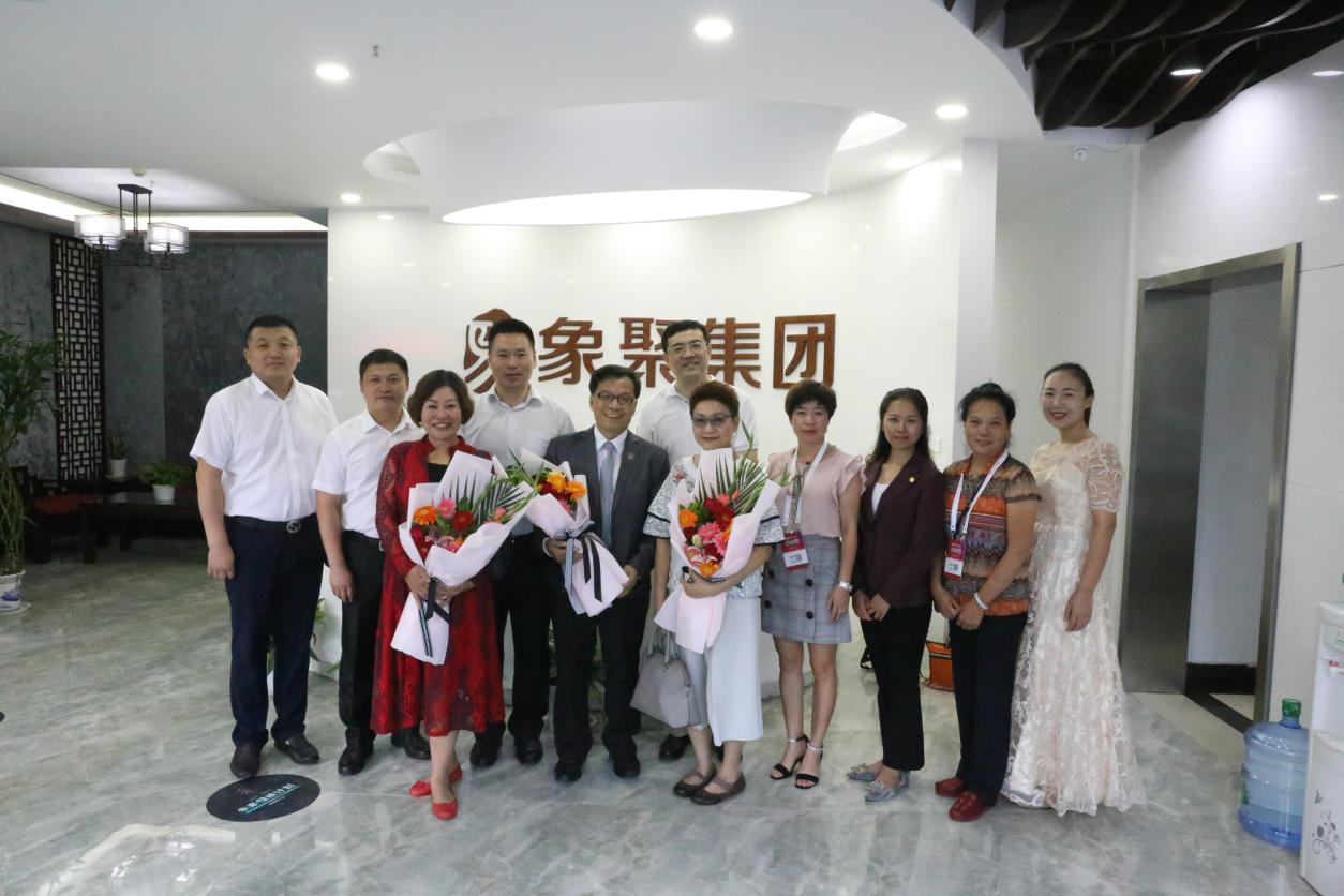 群星照耀海内外保险名家齐访保险岛