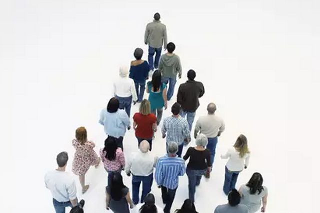 请善待每位从你身边走过的人,请善待你的另一半