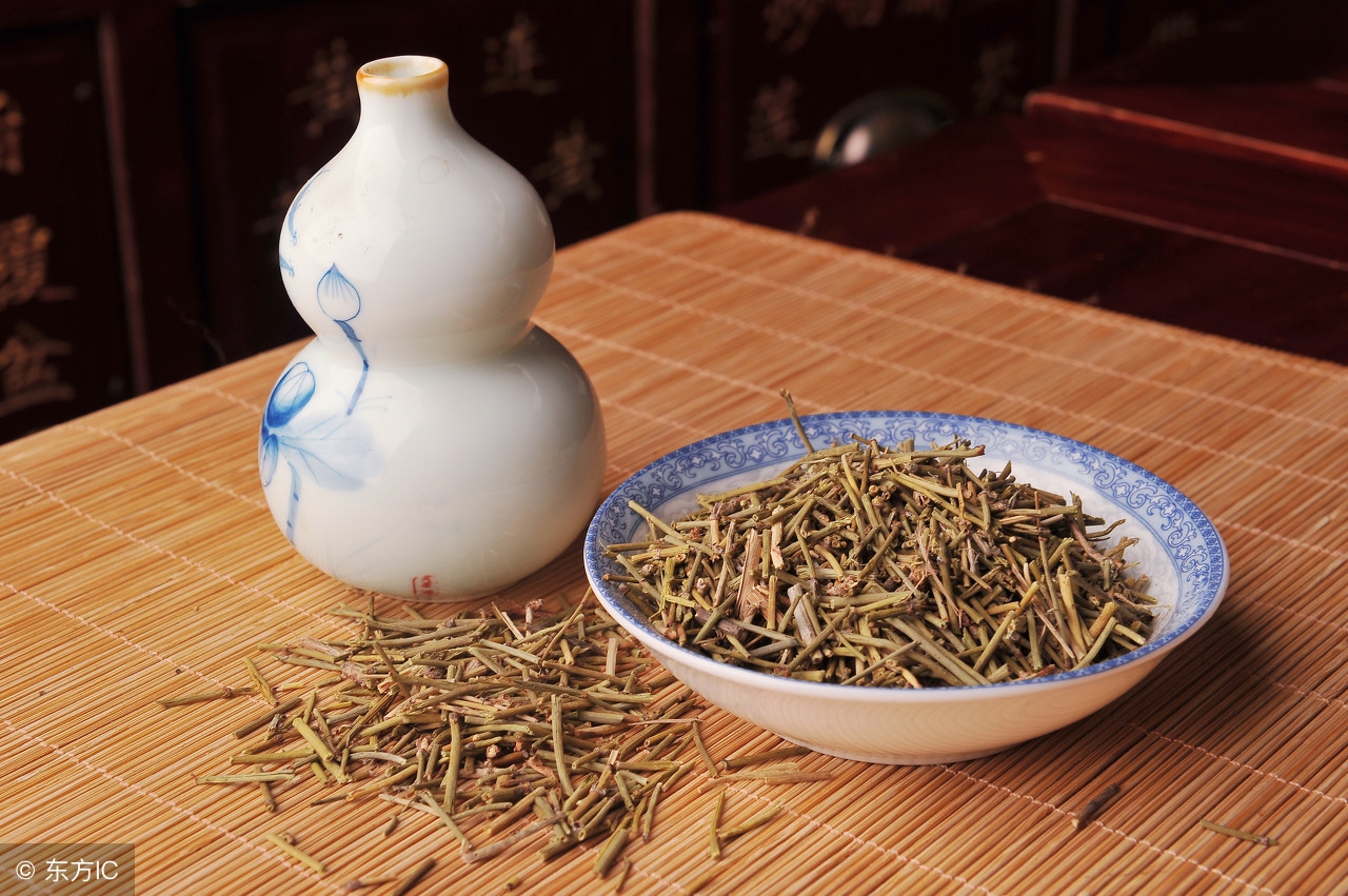 用药一定要遵医嘱不可听信偏方,4种补药吃多了变毒药