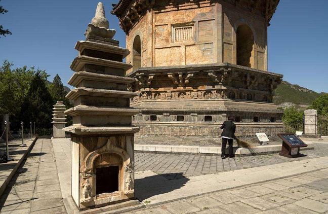 云居寺罗汉塔,云居寺文物现场