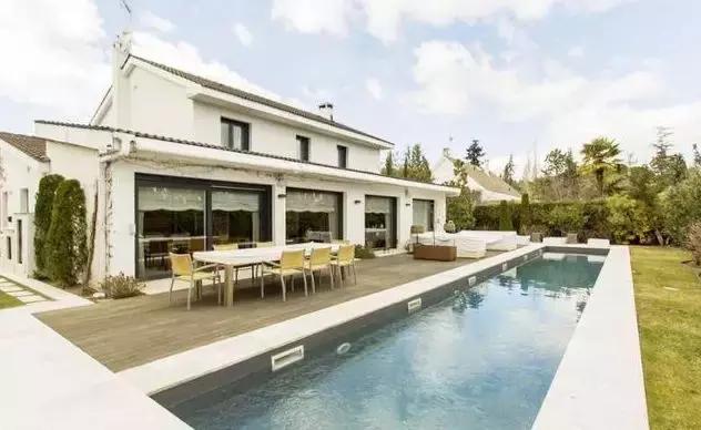 梅西内马尔c罗豪宅,梅西和c罗的房子长啥样