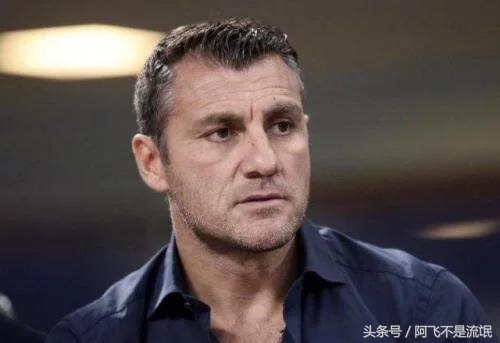 足坛历史十大球星排名,足坛历史100大球星排名