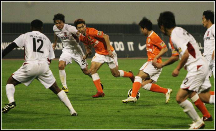 国安讲价为中超牟利，十年中国足球不知道贵多少，耐克也只能低头