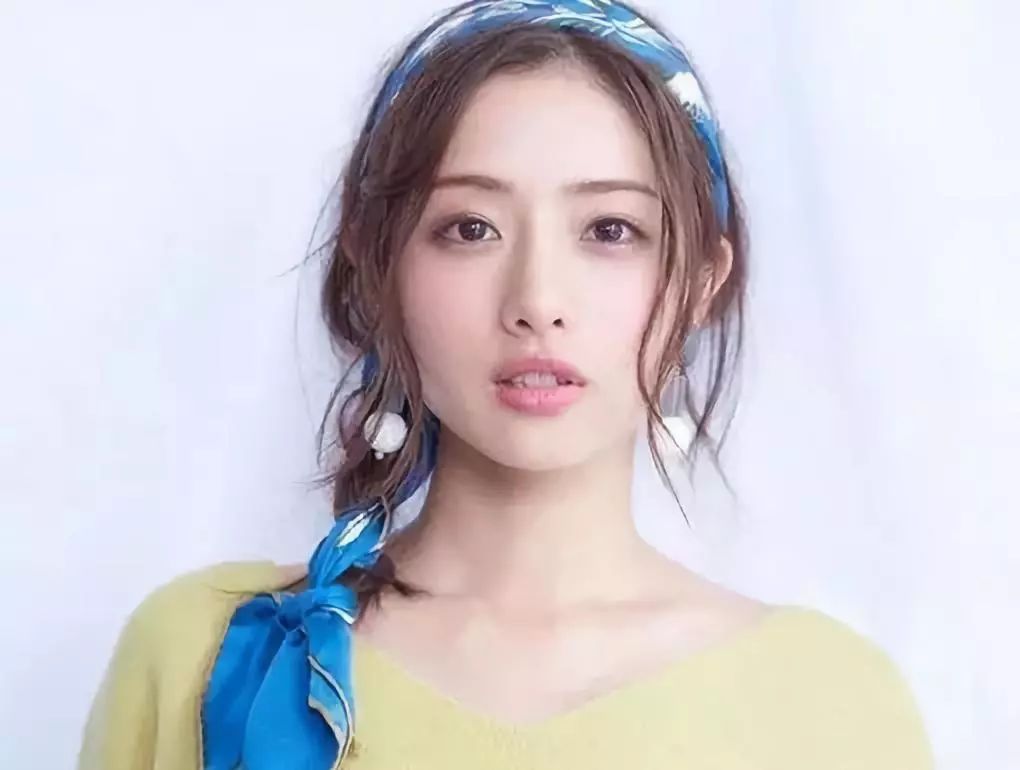 扎头发的20种办法,扎头发很多种方法的视频