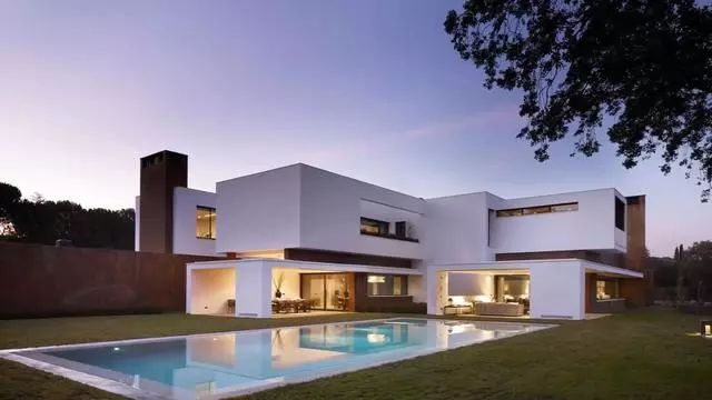 足球巨星豪宅前后对比,足球明星豪宅装修风格