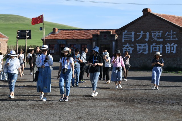 狼图腾拍摄地天边草原乌拉盖,天边的草原乌拉盖狼图腾拍摄地