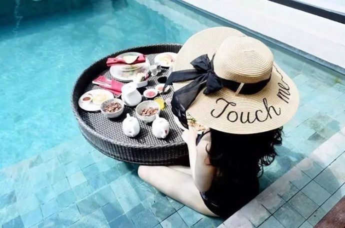 巴厘岛买什么口红便宜,巴厘岛旅游攻略住宿价格