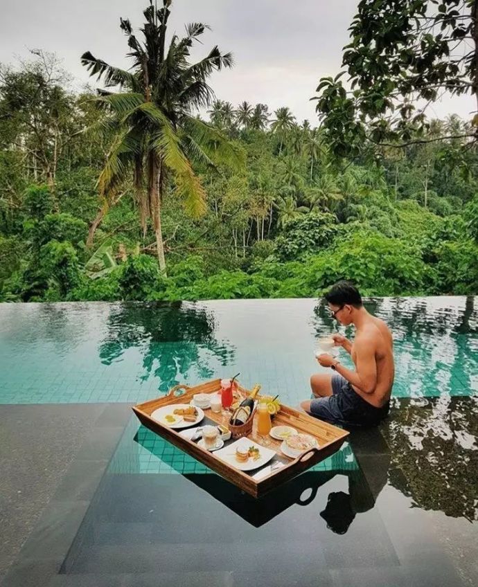 巴厘岛买什么口红便宜,巴厘岛旅游攻略住宿价格