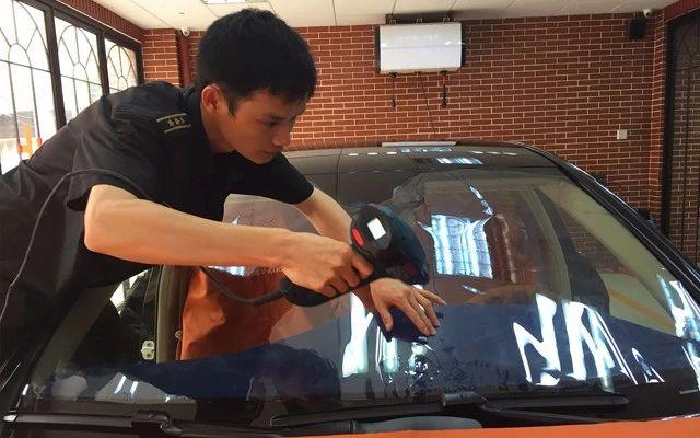 给汽车贴膜要注意哪些问题,汽车贴膜的细节你了解多少
