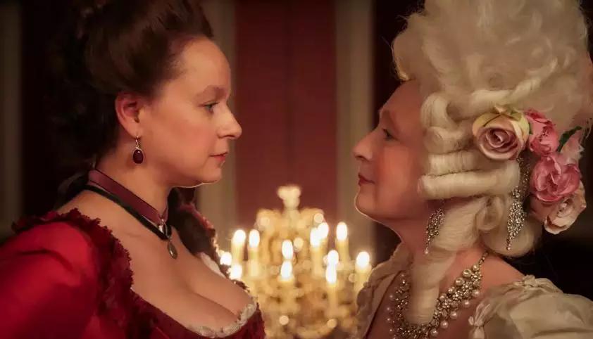 年度最污英剧回归，这群*女妓**又作什么妖