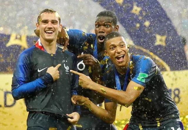 法国足协标志,法国足协凯旋门