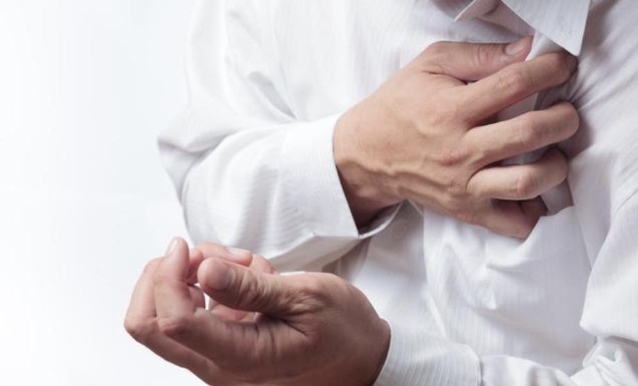 手上能治百病的是哪一个穴位,艾灸哪个穴位能让血管通畅