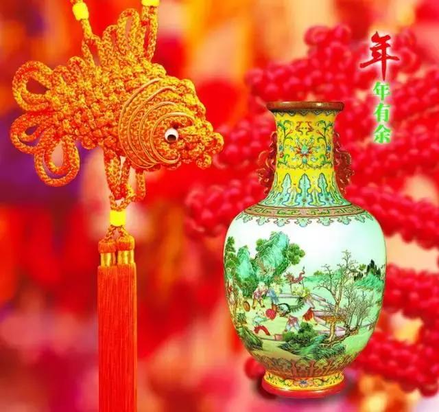 中国结是中国的一种传统而典型,中国结的样式和寓意