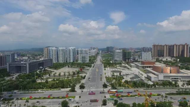 就在这个月,玉林地产大亨