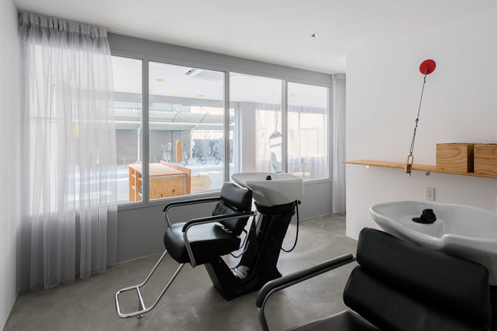 清新脱俗理发店,越南路边理发店