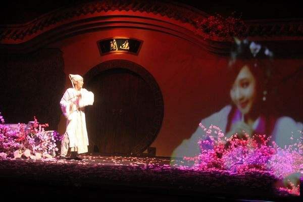 方特欢乐世界和梦幻王国哪个好,同安方特王国