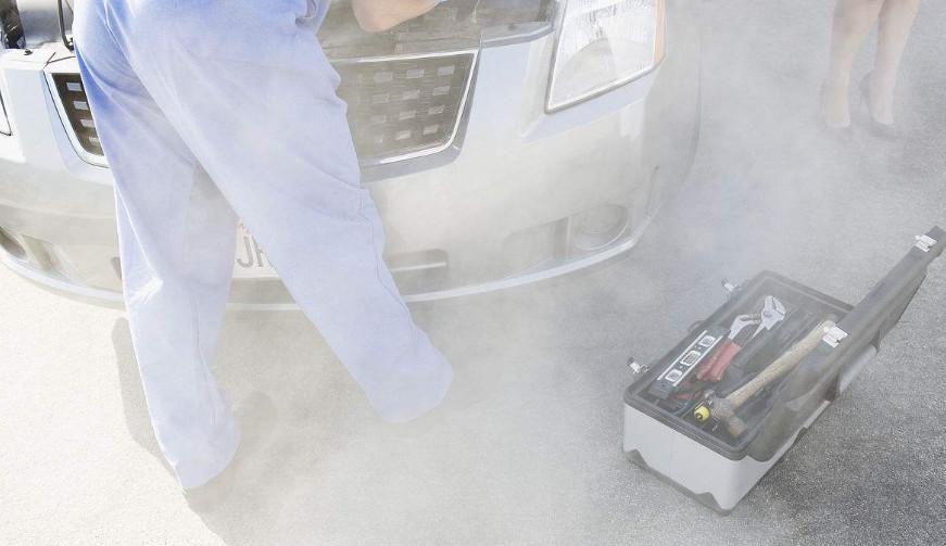 发动机水温太高报警了咋办?只要使出这3招,温度立刻降下来