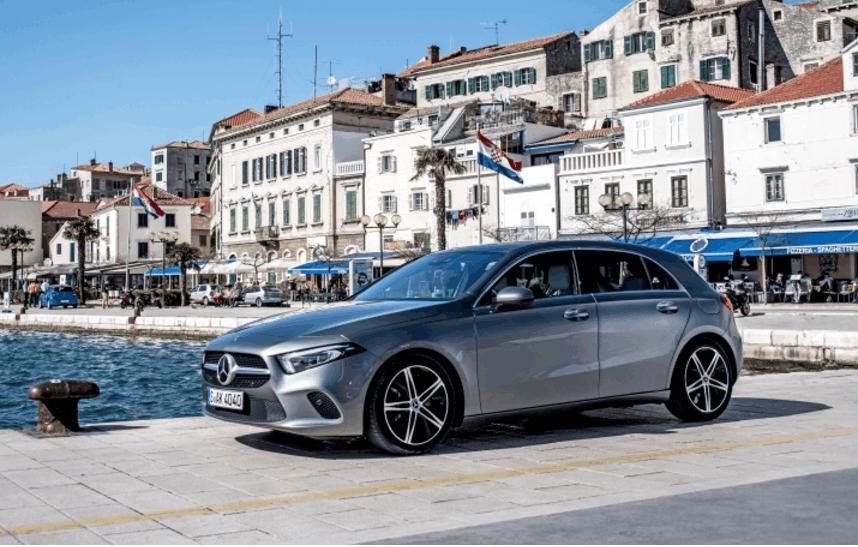 奔驰第一代4系,奔驰a级2023款深度评测